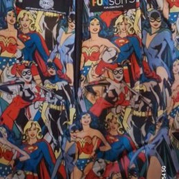 DC Comics Fun Suits Women's Vintage Print One-Button Blazer & Straight S… - Picture 7 of 9